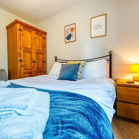 Cosy 3 Bed Apartment In Southam, Sleeps 6 Southam  Kültér fotó