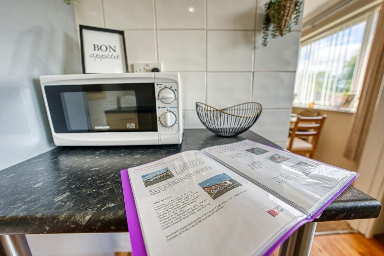 Cosy 3 Bed Apartment In Southam, Sleeps 6 Southam  Kültér fotó