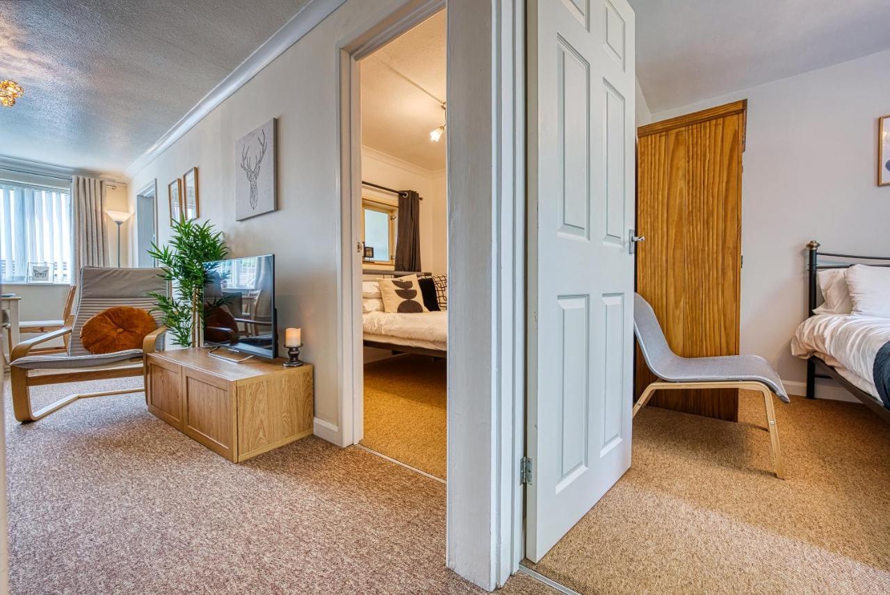 Cosy 3 Bed Apartment In Southam, Sleeps 6 Southam  Kültér fotó