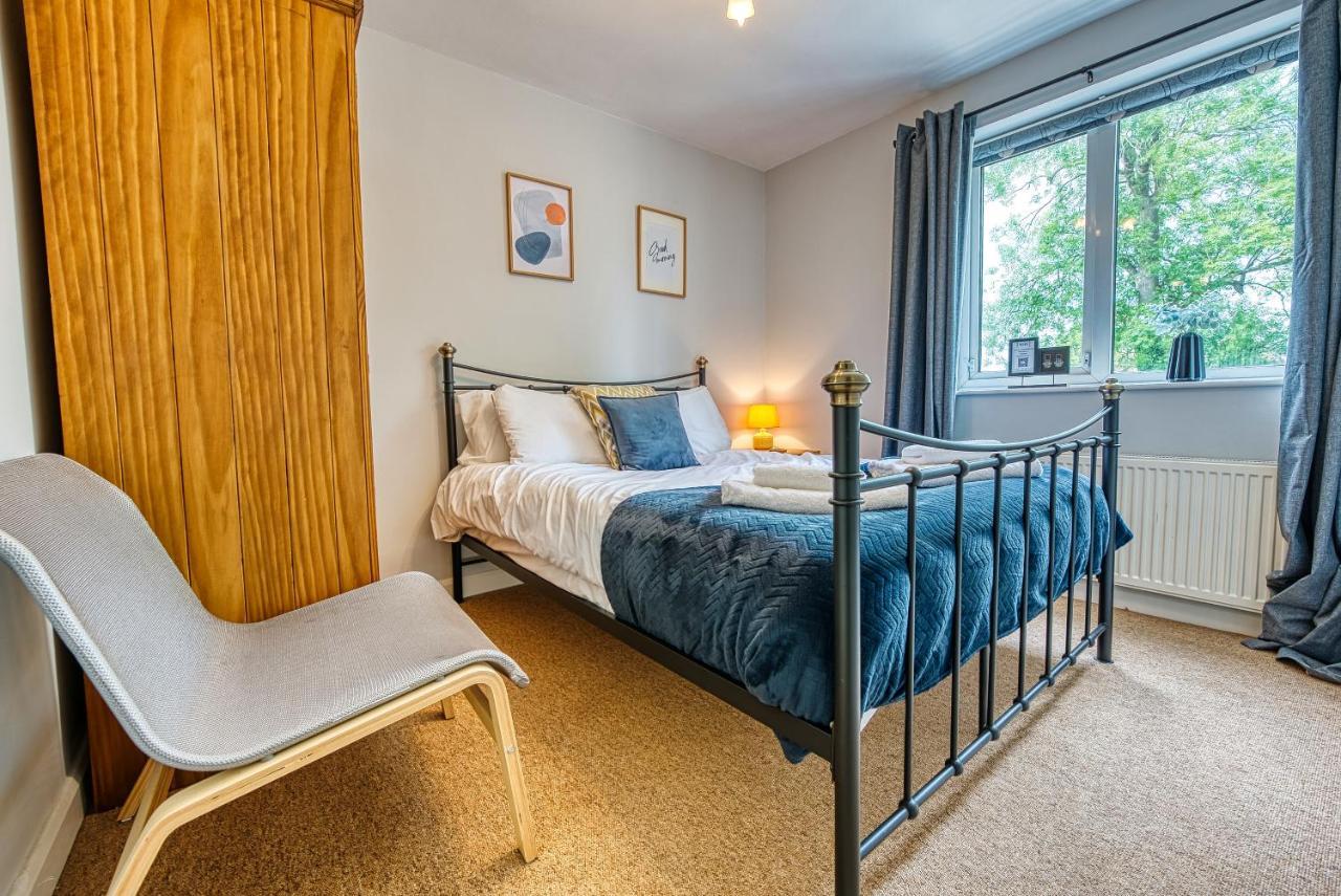 Cosy 3 Bed Apartment In Southam, Sleeps 6 Southam  Kültér fotó